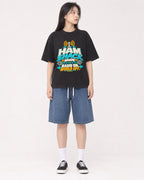 Mockup Boxy Heavyweight Tee Black female full-body 01