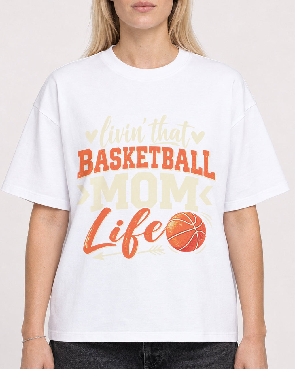 Mockup Boxy Heavyweight Tee White female close-up 08