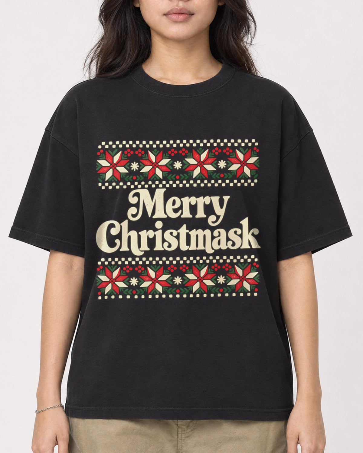 Mockup Boxy Heavyweight Tee Black female close-up 02