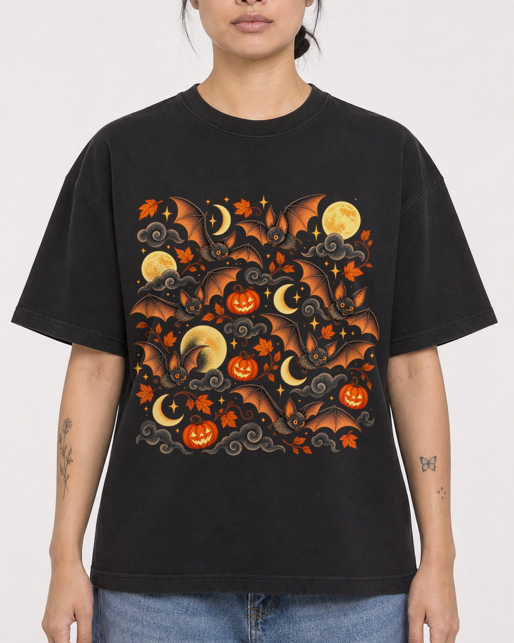 Mockup Boxy Heavyweight Tee Black female close-up 12