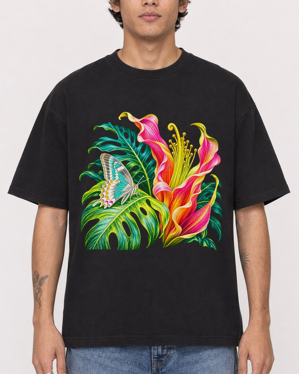 Mockup Boxy Heavyweight Tee Black male close-up 06
