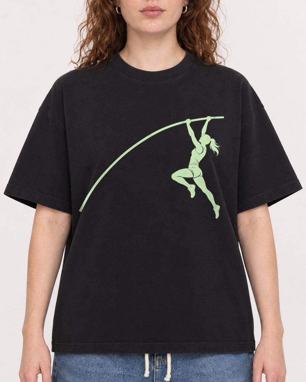 Mockup Boxy Heavyweight Tee Black female close-up 09