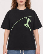 Mockup Boxy Heavyweight Tee Black female close-up 09