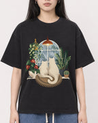 Mockup Boxy Heavyweight Tee Black female close-up 01
