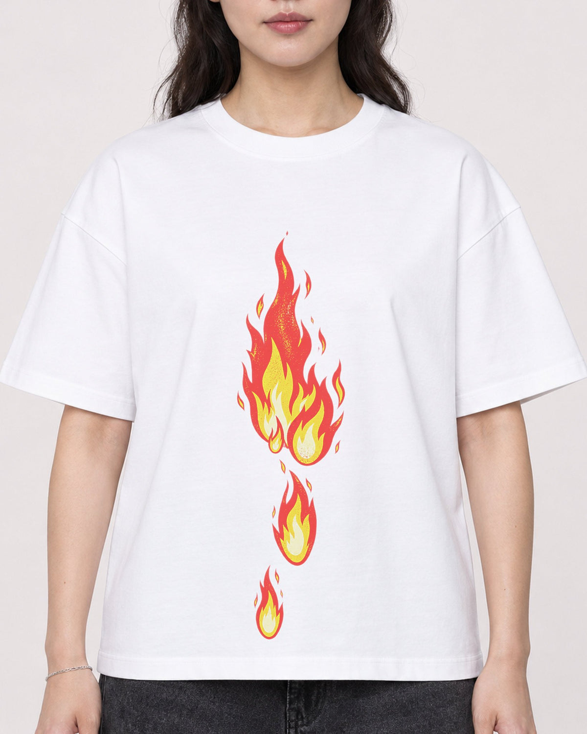 Mockup Boxy Heavyweight Tee White female close-up 03