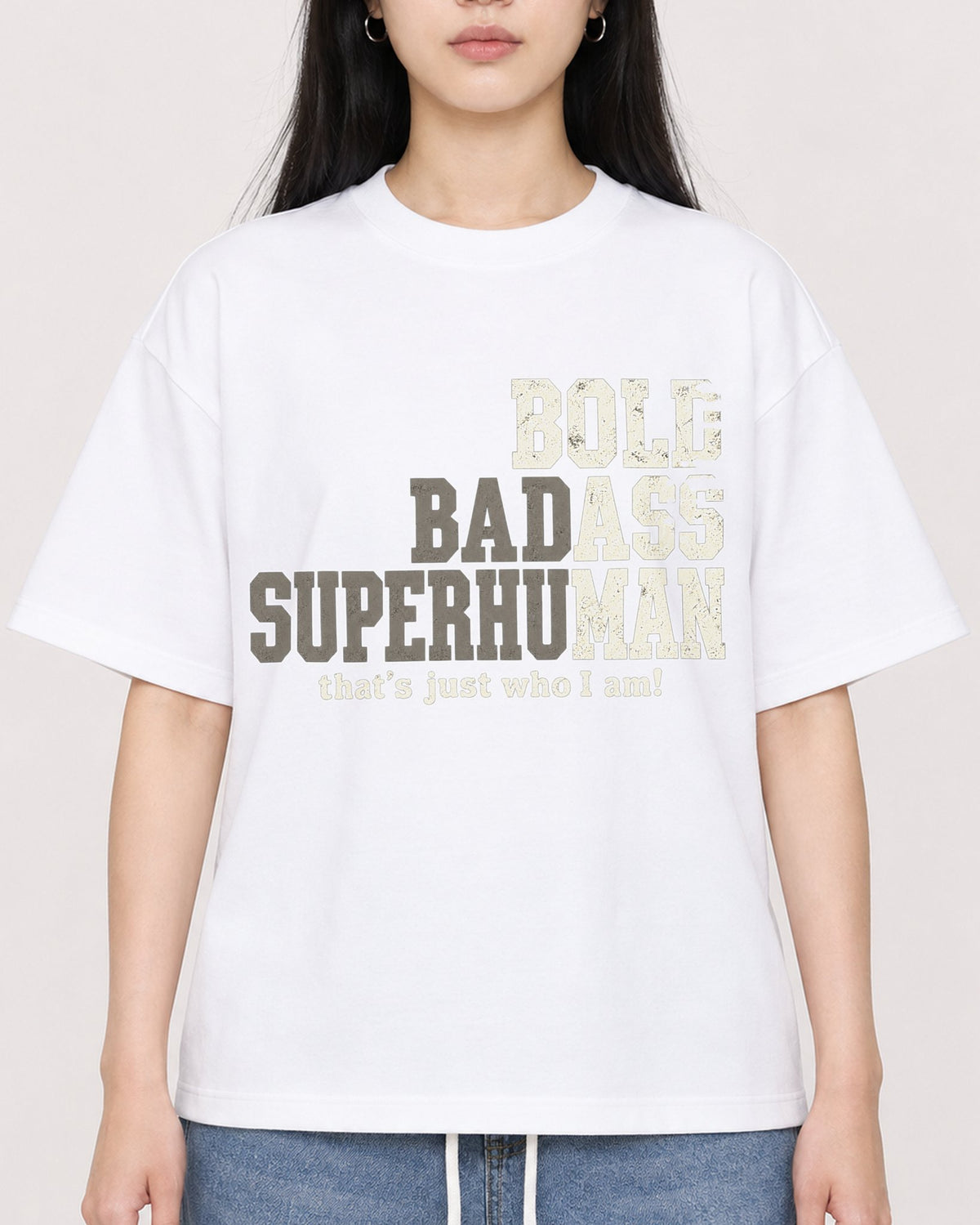 Mockup Boxy Heavyweight Tee White female close-up 01