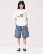 Mockup Boxy Heavyweight Tee White female full-body 01