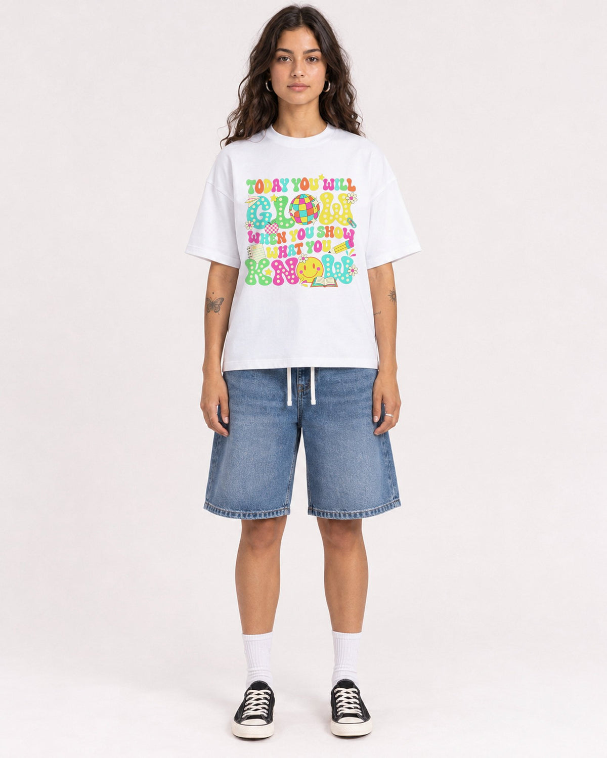 Mockup Boxy Heavyweight Tee White female full-body 06