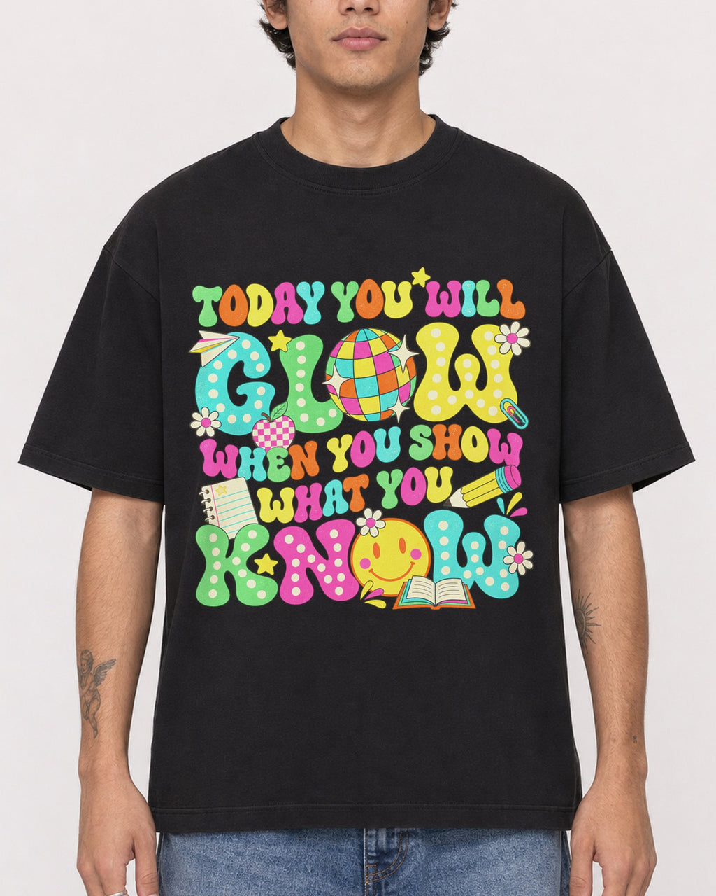 Mockup Boxy Heavyweight Tee Black male close-up 06