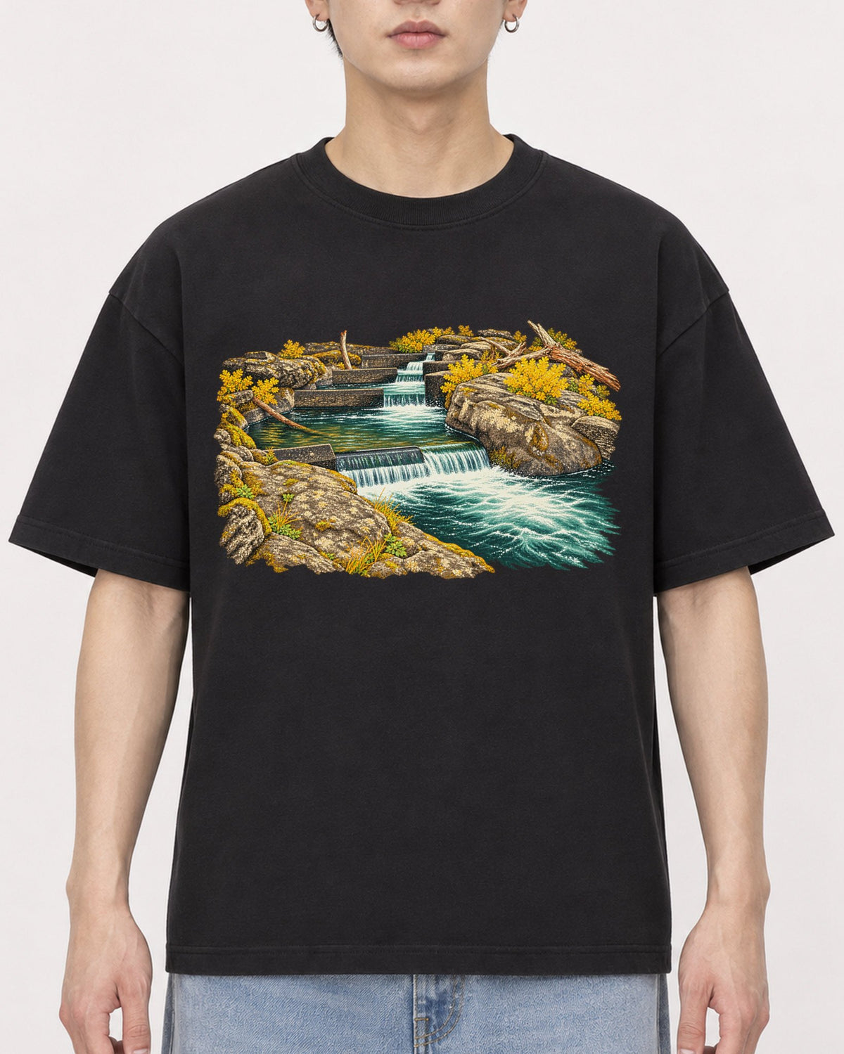 Mockup Boxy Heavyweight Tee Black male close-up 01