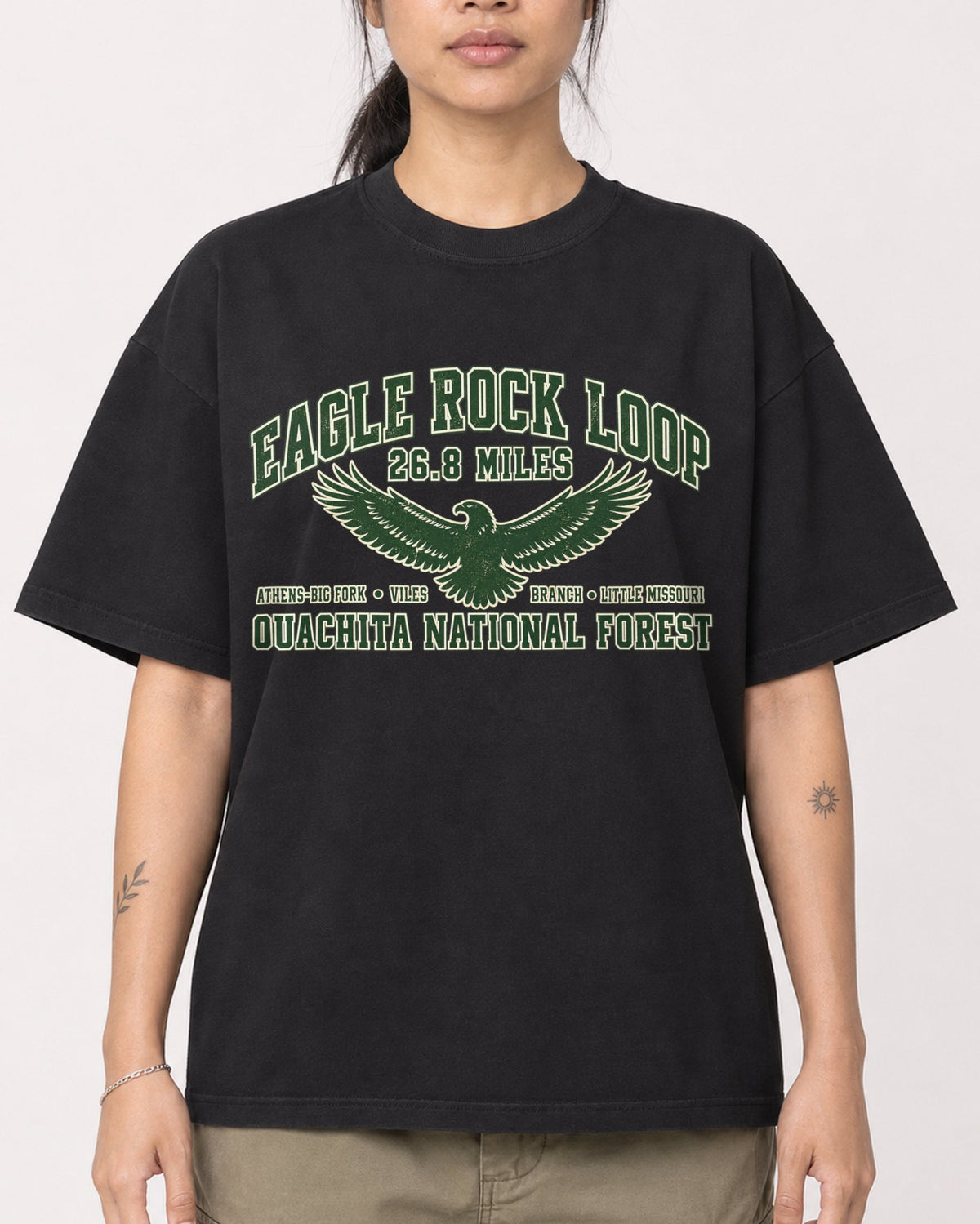Mockup Boxy Heavyweight Tee Black female close-up 42