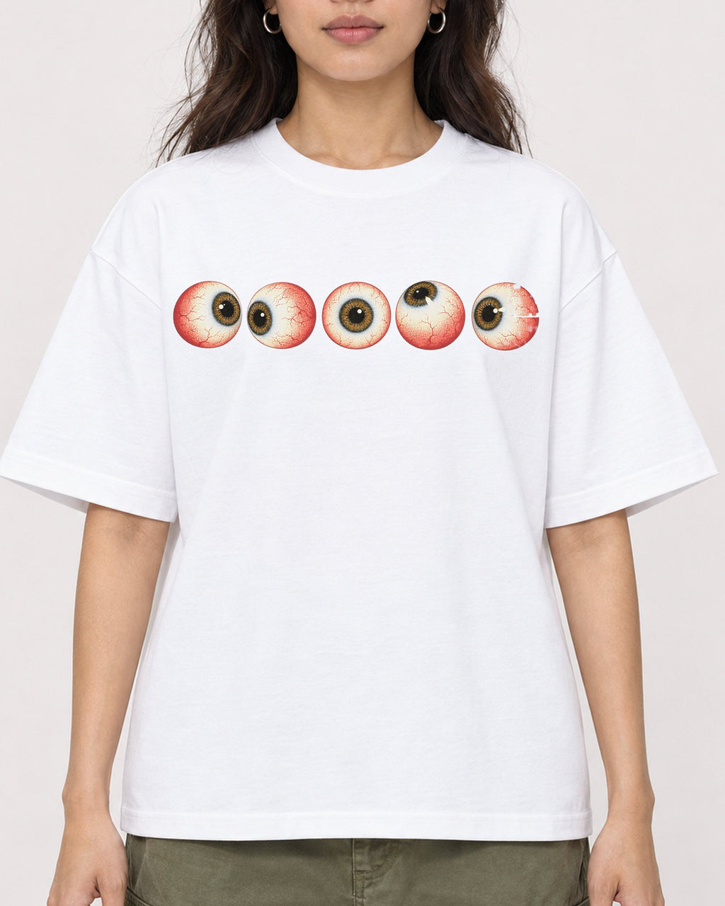 Mockup Boxy Heavyweight Tee White female close-up 02