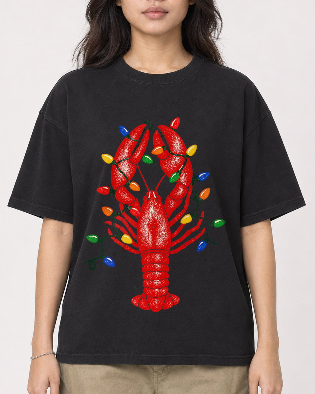 Mockup Boxy Heavyweight Tee Black female close-up 02