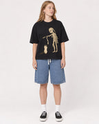 Mockup Boxy Heavyweight Tee Black female full-body 49