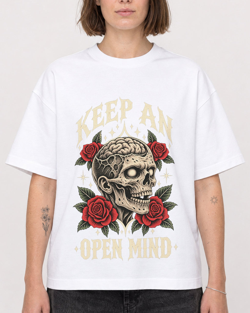 Mockup Boxy Heavyweight Tee White female close-up 18
