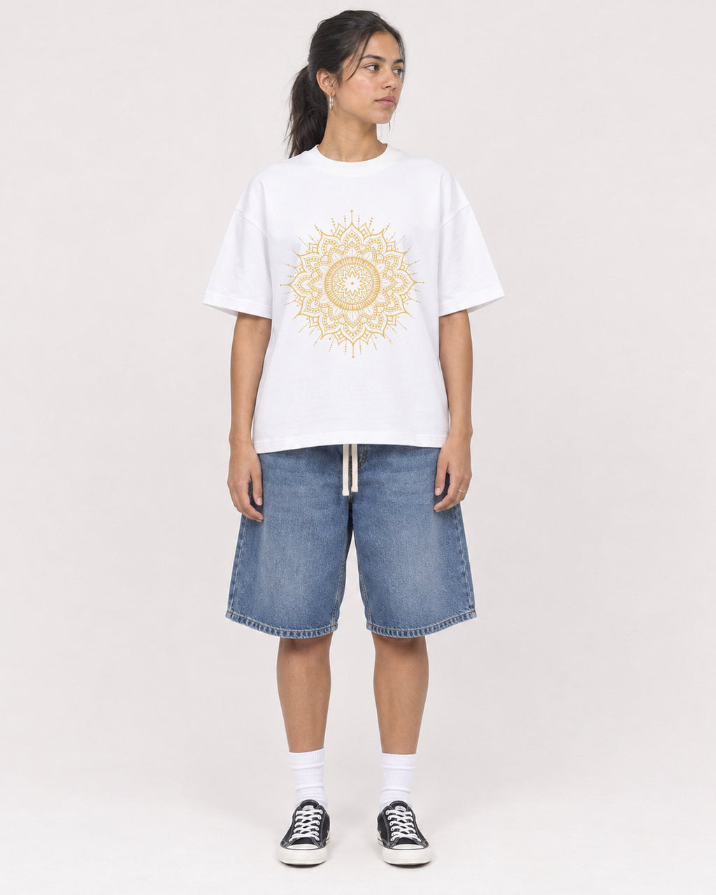 Mockup Boxy Heavyweight Tee White female full-body 16