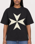 Mockup Boxy Heavyweight Tee Black female close-up 04
