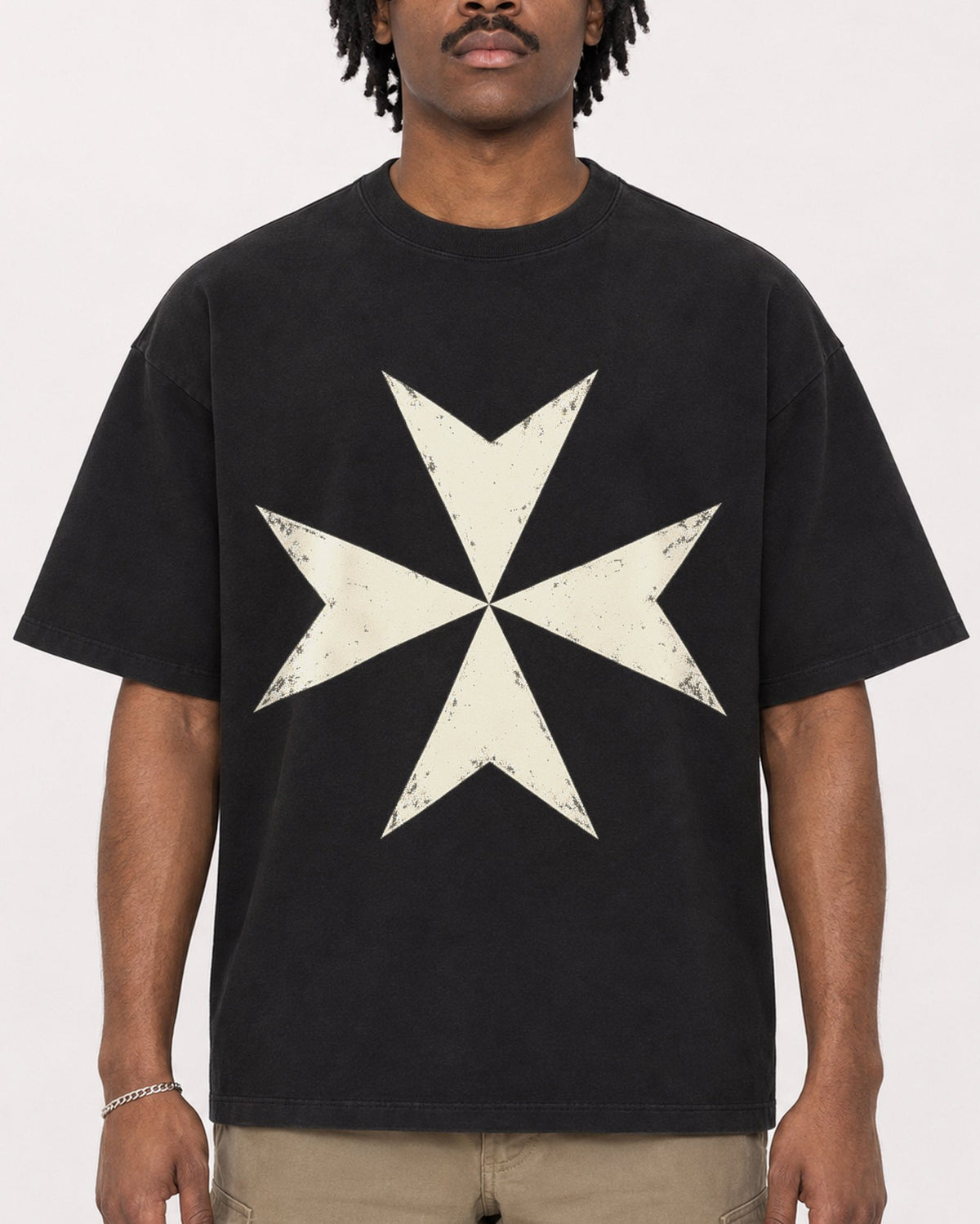 Mockup Boxy Heavyweight Tee Black male close-up 04