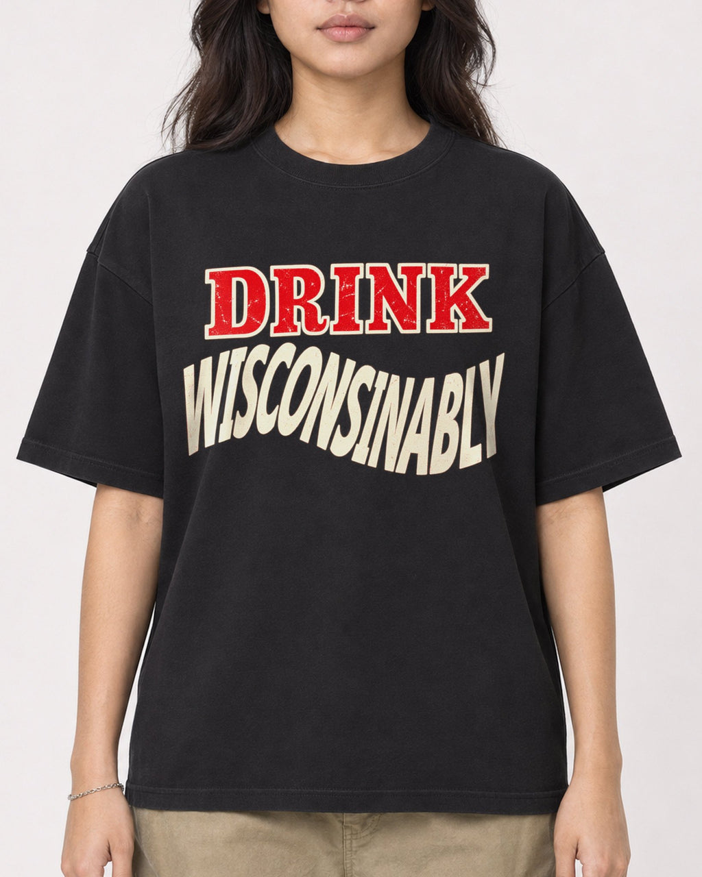 Mockup Boxy Heavyweight Tee Black female close-up 02