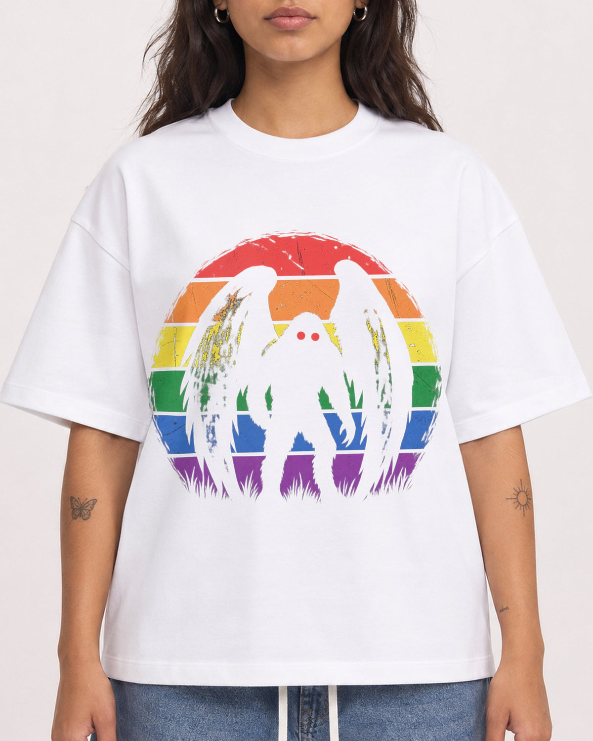 Mockup Boxy Heavyweight Tee White female close-up 06