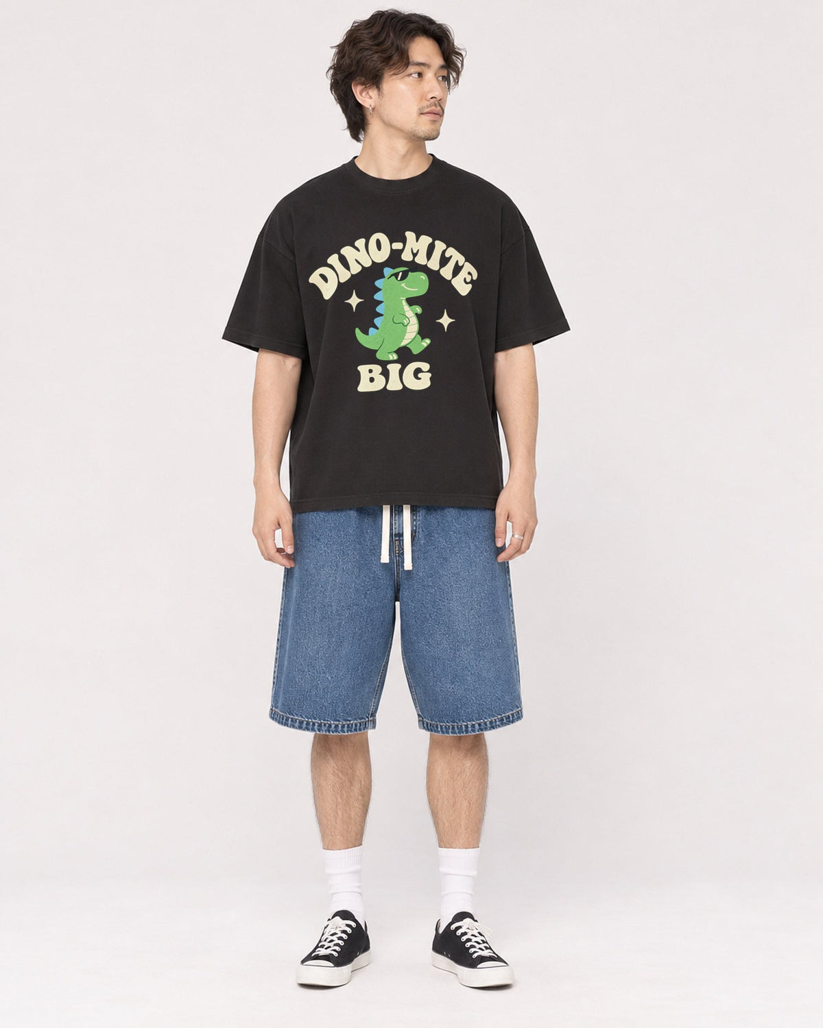 Mockup Boxy Heavyweight Tee Black male full-body 03