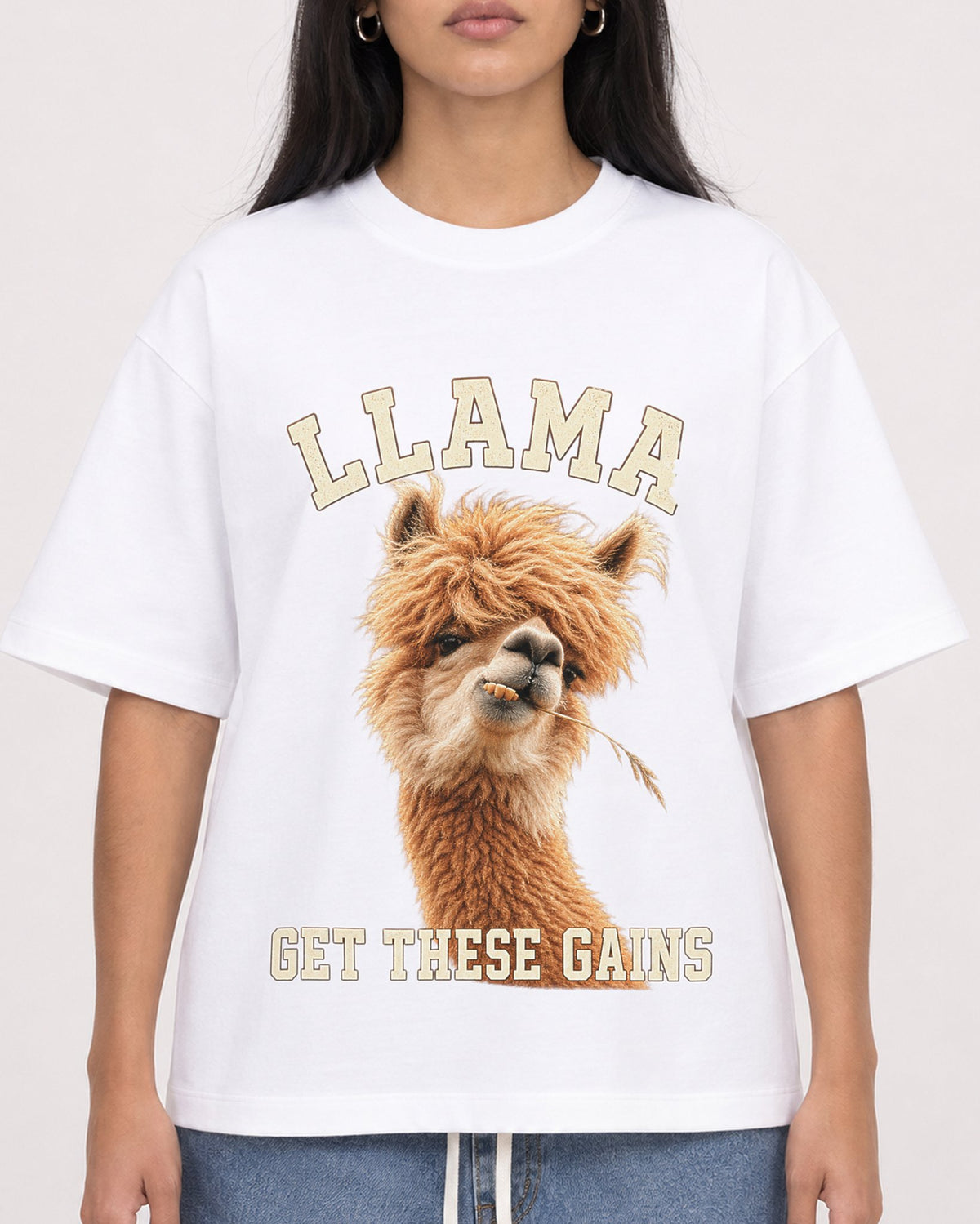Mockup Boxy Heavyweight Tee White female close-up 46