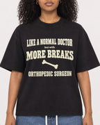 Mockup Boxy Heavyweight Tee Black female close-up 05
