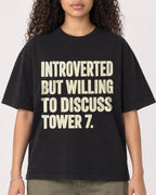Mockup Boxy Heavyweight Tee Black female close-up 10