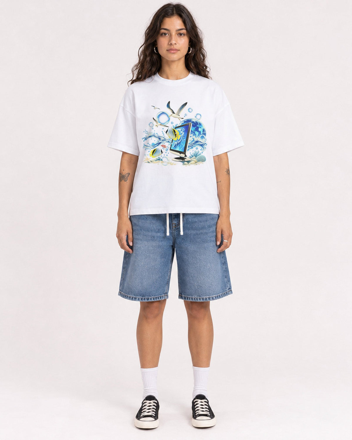 Mockup Boxy Heavyweight Tee White female full-body 06