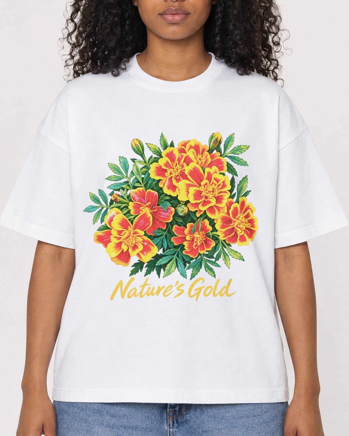 Mockup Boxy Heavyweight Tee White female close-up 05