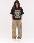 Mockup Boxy Heavyweight Tee Black female full-body 02
