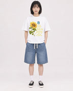 Mockup Boxy Heavyweight Tee White female full-body 11