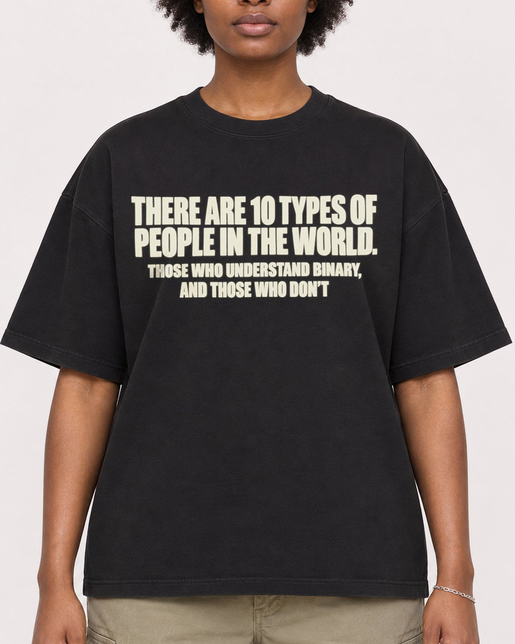 Mockup Boxy Heavyweight Tee Black female close-up 14