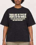 Mockup Boxy Heavyweight Tee Black female close-up 14