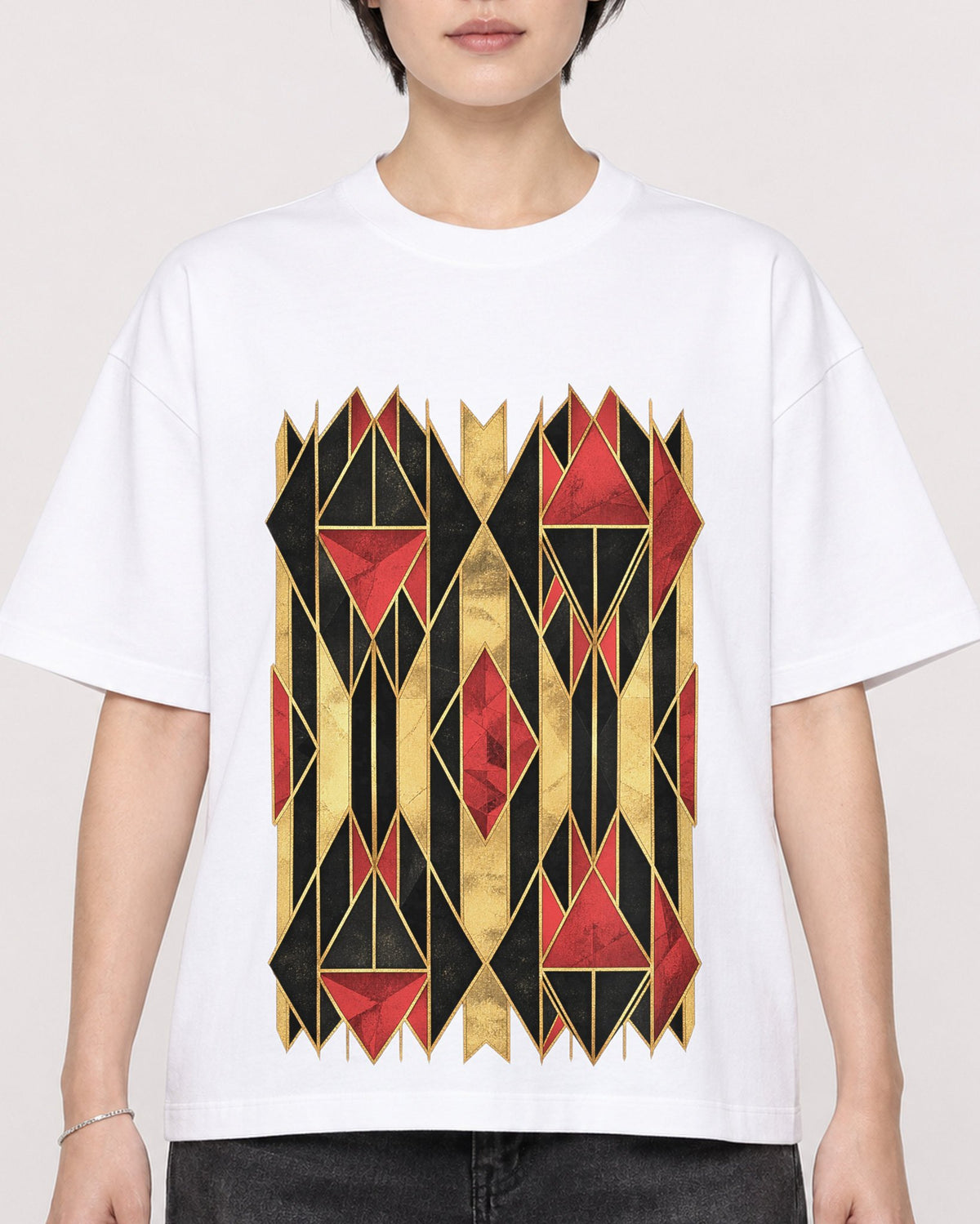 Mockup Boxy Heavyweight Tee White female close-up 23