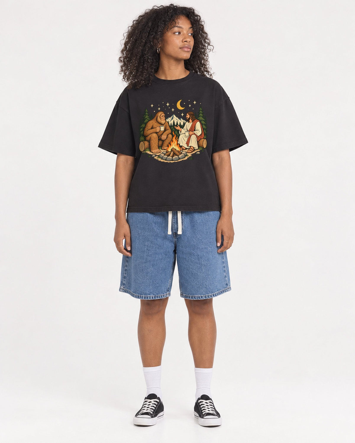 Mockup Boxy Heavyweight Tee Black female full-body 05