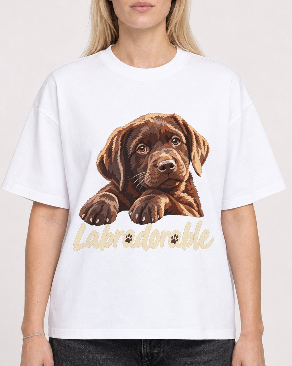 Mockup Boxy Heavyweight Tee White female close-up 08