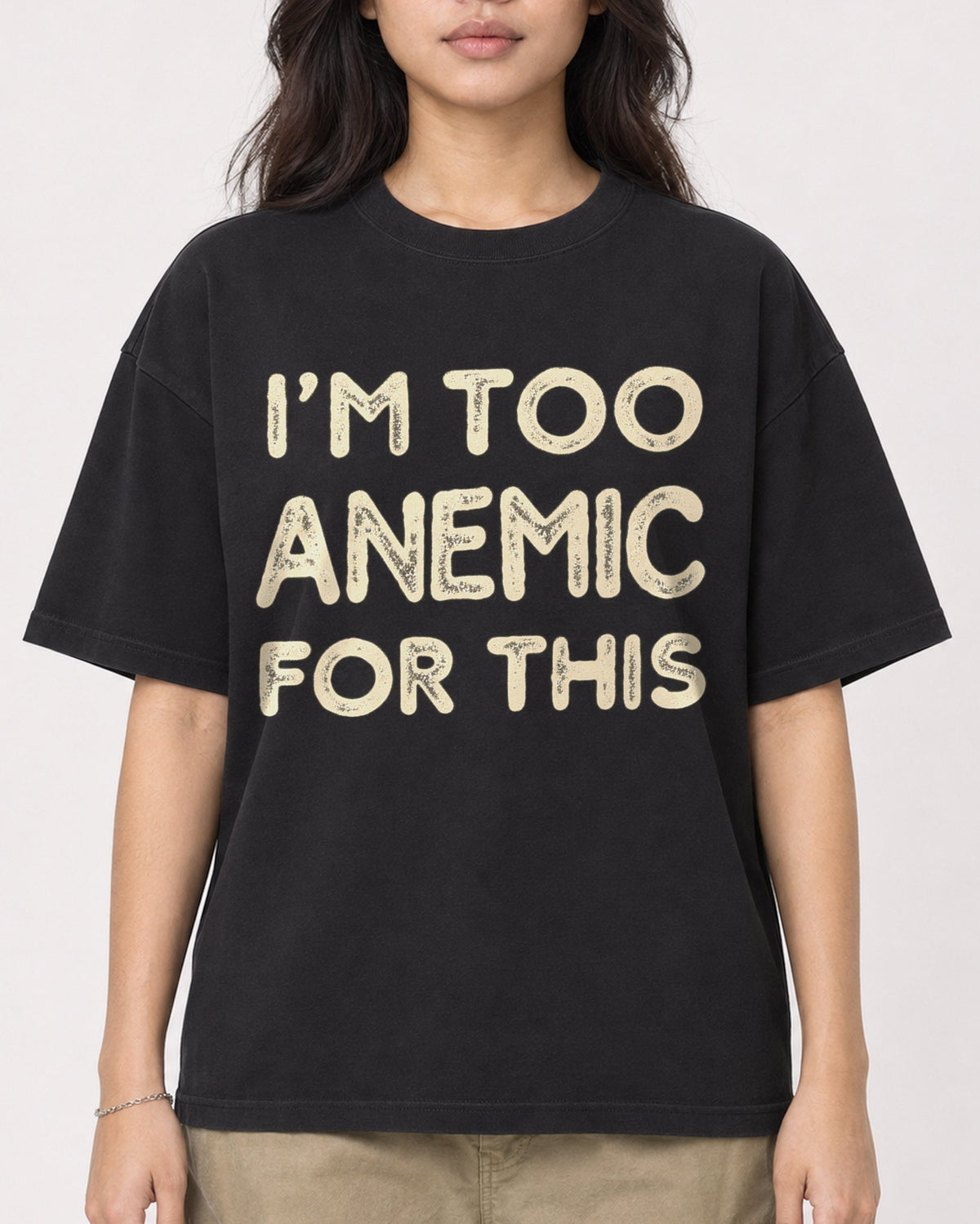 Mockup Boxy Heavyweight Tee Black female close-up 02