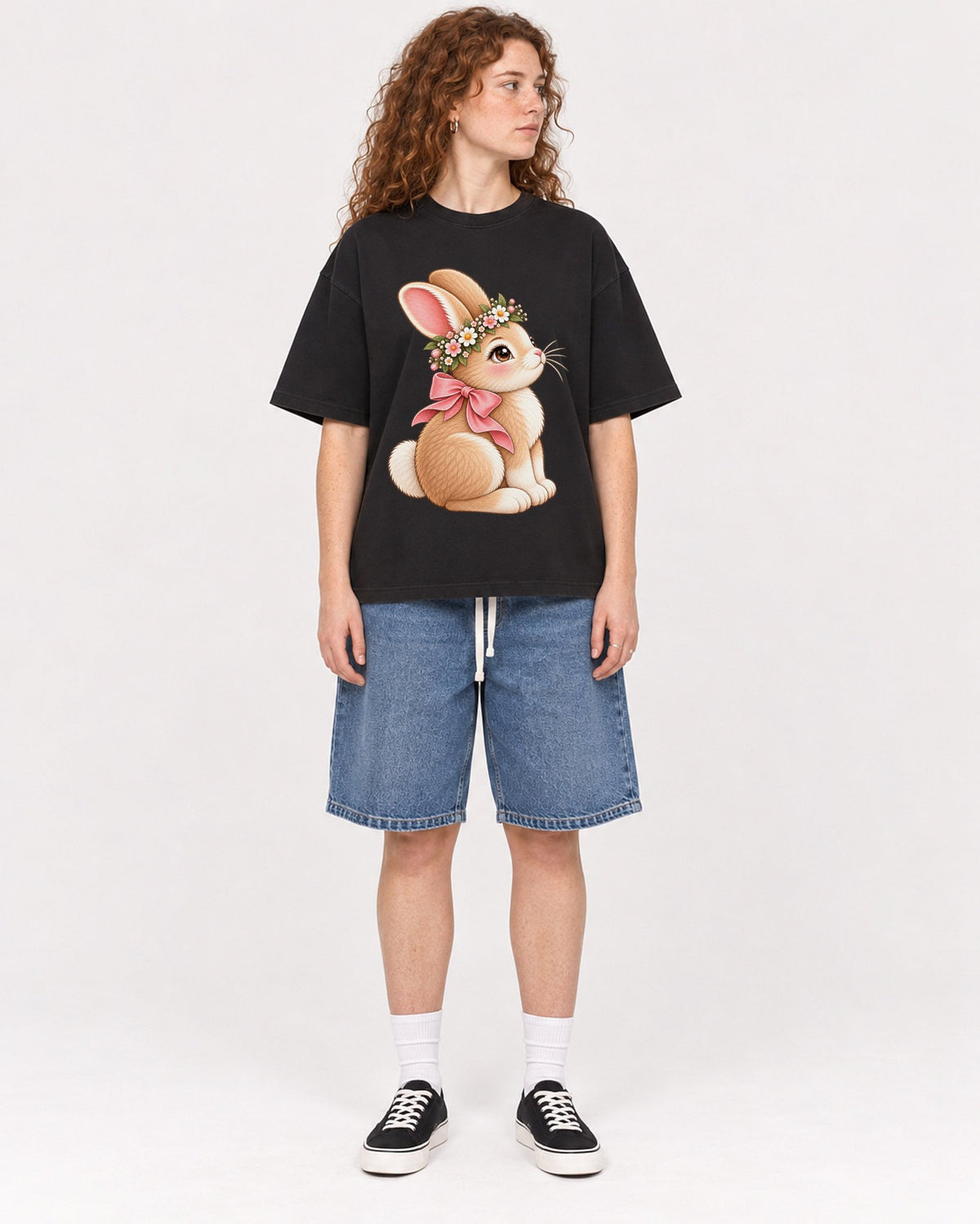 Mockup Boxy Heavyweight Tee Black female full-body 09