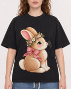 Mockup Boxy Heavyweight Tee Black female close-up 09