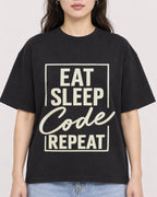 Mockup Boxy Heavyweight Tee Black female close-up 03
