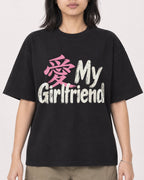 Mockup Boxy Heavyweight Tee Black female close-up 22