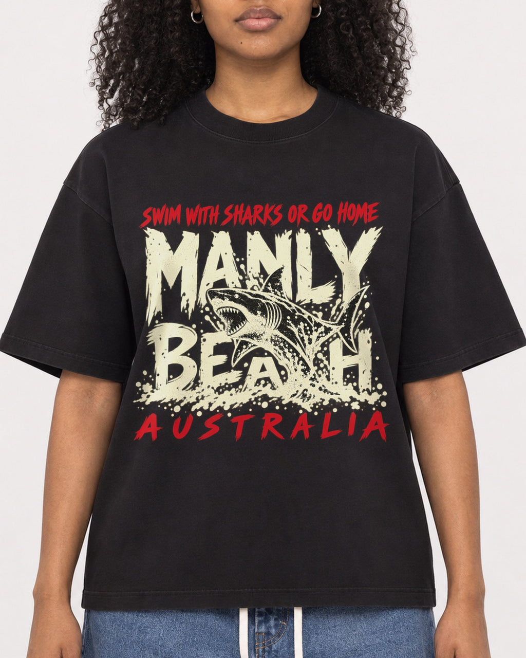 Mockup Boxy Heavyweight Tee Black female close-up 05