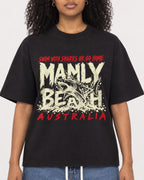 Mockup Boxy Heavyweight Tee Black female close-up 05