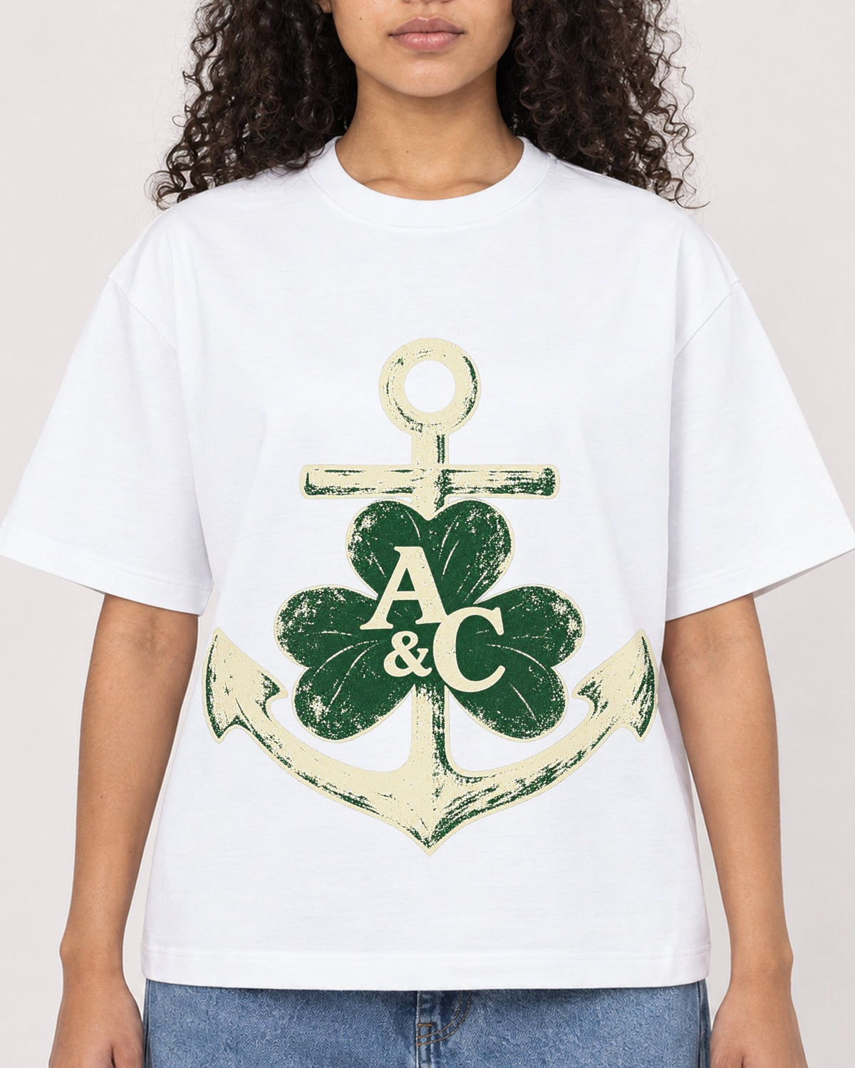 Mockup Boxy Heavyweight Tee White female close-up 10