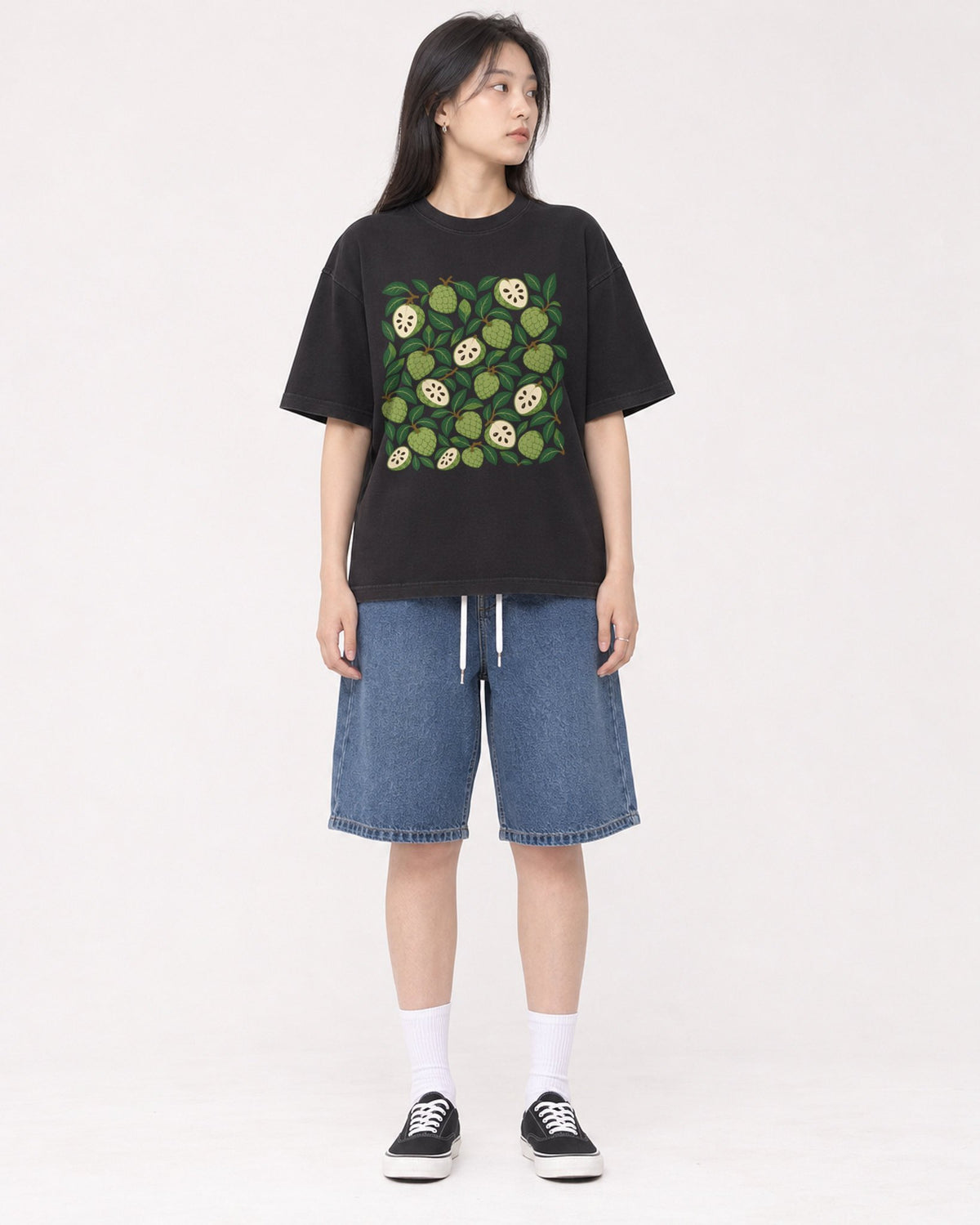 Mockup Boxy Heavyweight Tee Black female full-body 01