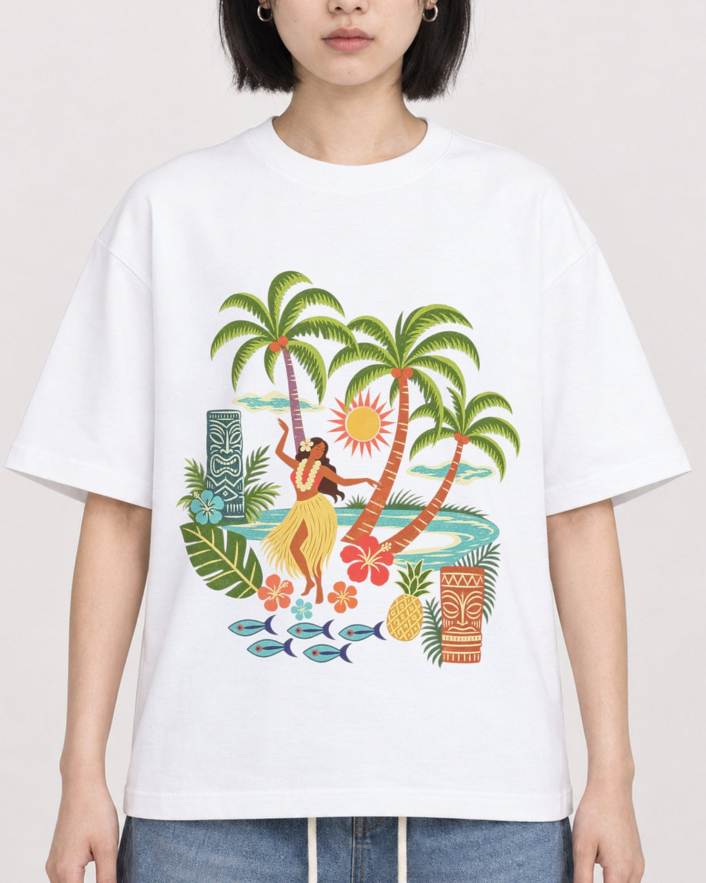 Mockup Boxy Heavyweight Tee White female close-up 11