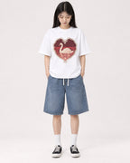 Mockup Boxy Heavyweight Tee White female full-body 01