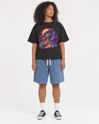 Mockup Boxy Heavyweight Tee Black female full-body 05