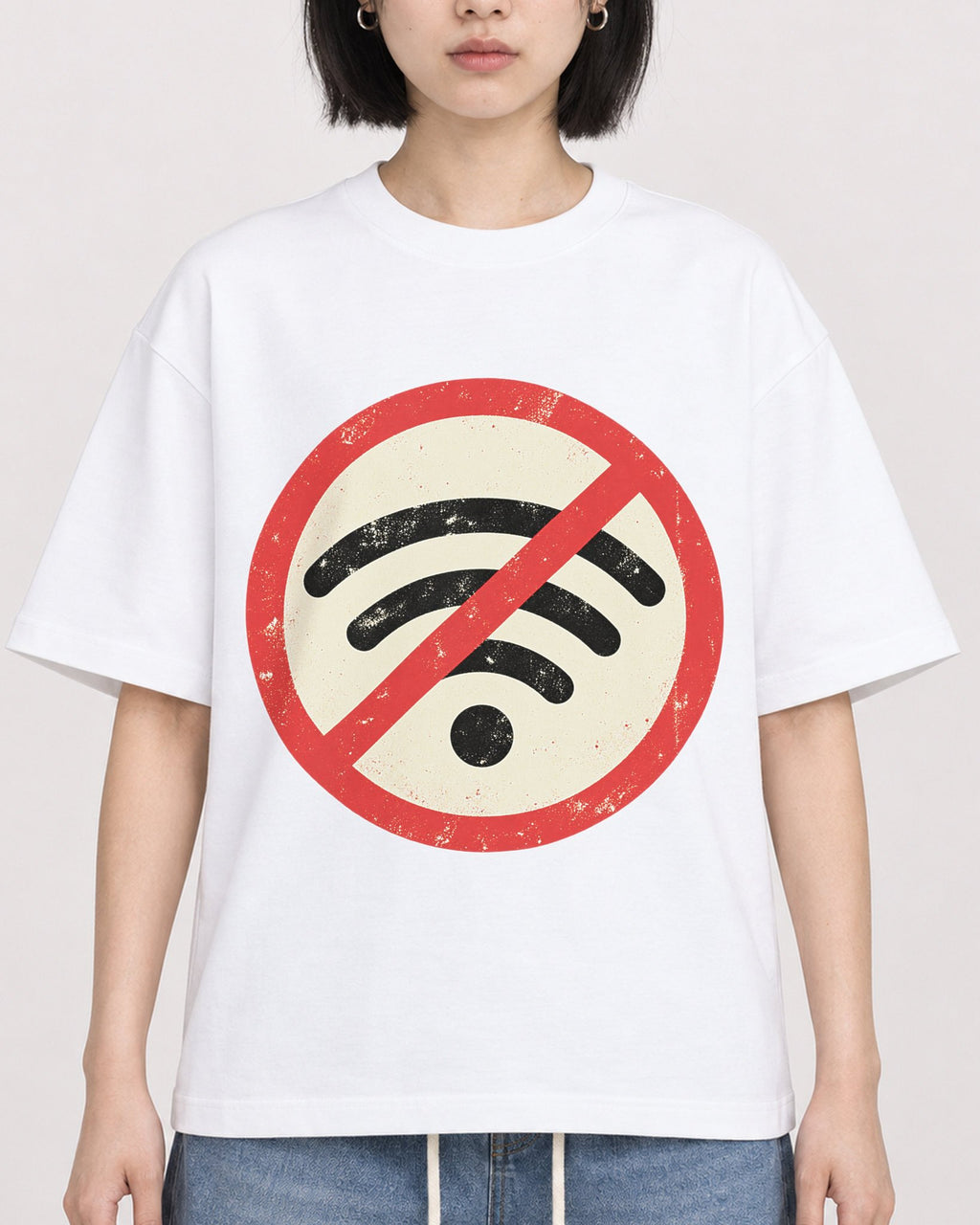 Mockup Boxy Heavyweight Tee White female close-up 11